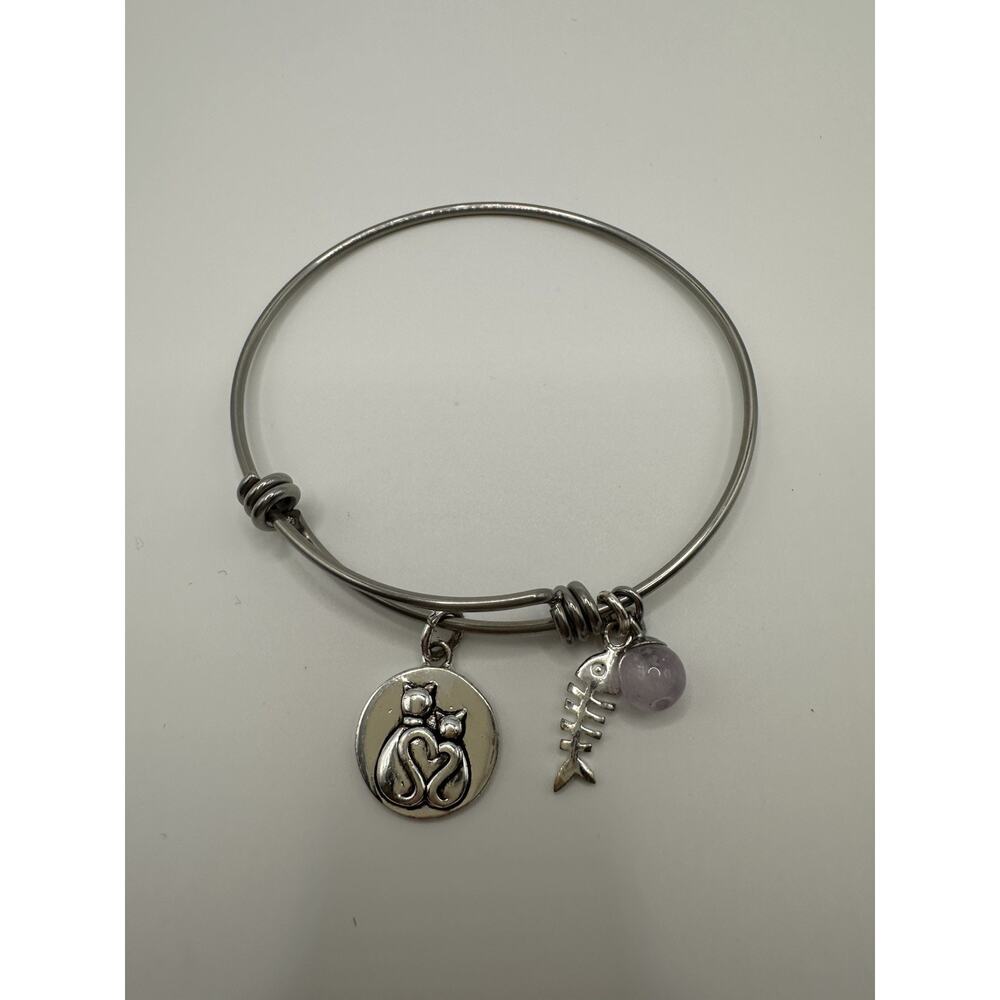Footnotes Silver Tone Charm Cat Collectible Bangle Bracelet Size 7.5